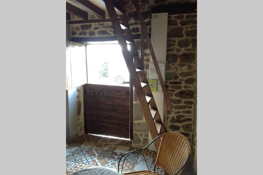 La Cahute, Gite Etape La Foret-Auvray Exterior foto